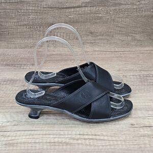 Timberland Women's Size 6M Black Strap Leather Slip On Heel Sandals (87318) NEW